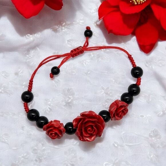 Red Rose Beaded Bracelet Shiny 3D Acrylic Flowers Black Beads Adjustable Cord - Picture 4 of 6